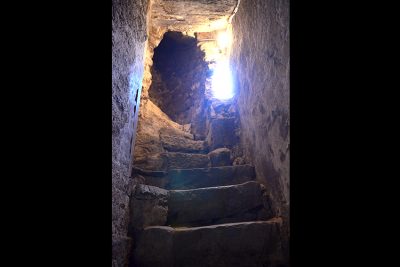 L'escalier en pierre date de 1555